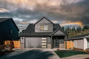 407 S 1st St, Silverton, OR 97381 - Photo 1