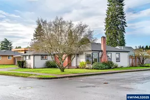 742 Walnut St, Lebanon, OR 97355 - Photo 1