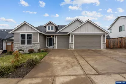 425 NW Crater Lake Dr, Dallas, OR 97338 - Photo 1