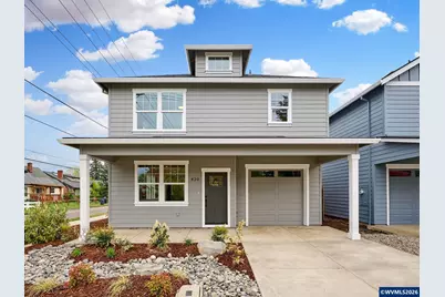 820 Pine St, Silverton, OR 97381 - Photo 1