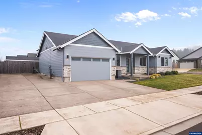 819 Riley Dr, Silverton, OR 97381 - Photo 1