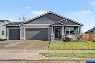 215 Walnut St, Mount Angel, OR 97362 - Photo 1