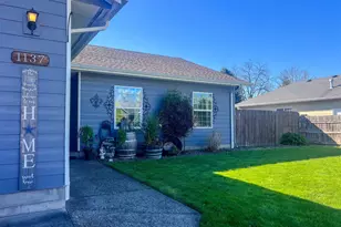 1137 SE 2nd Ave, Mill City, OR 97360 - Photo 1