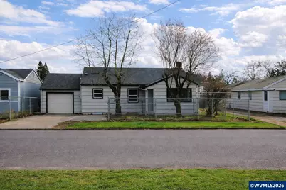 1305 S 2nd St, Lebanon, OR 97355 - Photo 1