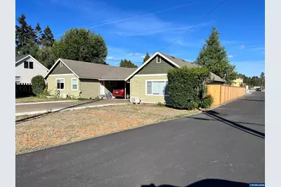 176-178 SE Lacreole Dr, Dallas, OR 97338 - Photo 1