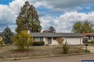 10 Carmel Ct, Roseburg, OR 97471 - Photo 1