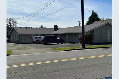 329 SE Washington St, Dallas, OR 97338 - Photo 1