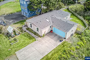 520 SW Cardinal St, Depoe Bay, OR 97341 - Photo 1
