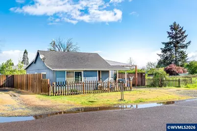 705 W B St, Lebanon, OR 97355 - Photo 1