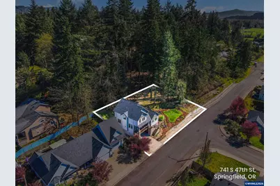 741 S 47th St, Springfield, OR 97478 - Photo 1