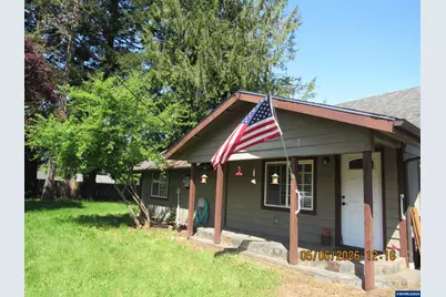 365 SE Myrtle St, Mill City, OR 97360 - Photo 1
