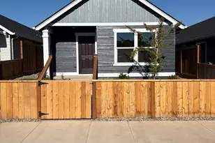 4737 SE Harrier St, Albany, OR 97322 - Photo 1