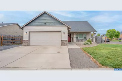 191 E Jadon Dr, Lebanon, OR 97355 - Photo 1