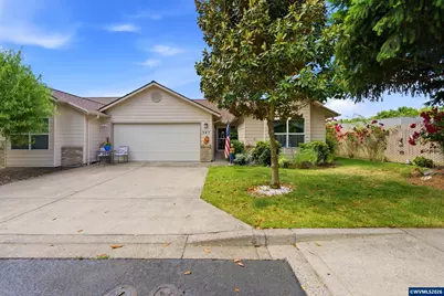 347 NE Fircrest Pl, McMinnville, OR 97128 - Photo 1