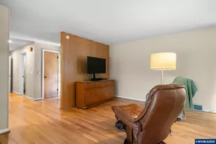 925 15th St NE, Salem, OR 97301 - Photo 5