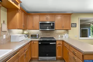 925 15th St NE, Salem, OR 97301 - Photo 11