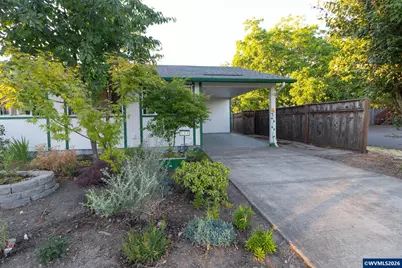 143 SW Wake Robin Av, Corvallis, OR 97333 - Photo 1