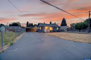 340 N 3rd St, Jefferson, OR 97352 - Photo 1