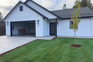 541 SW Rose Ave, Dallas, OR 97338 - Photo 1