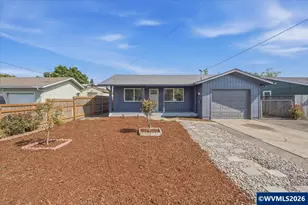 405 Washington St, Silverton, OR 97381 - Photo 1