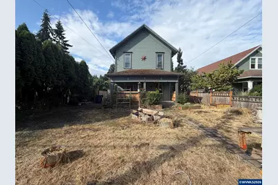 732 S Water St, Silverton, OR 97381 - Photo 1