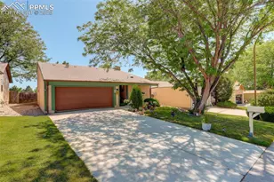 27 Terrace Dr, Pueblo, CO 81001 - Photo 1