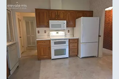 538 Lakewood Circle, Colorado Springs, CO 80910 - Photo 9
