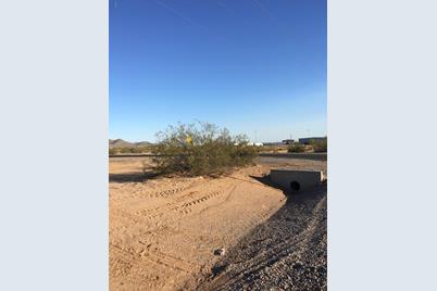 4700 N Sunland Gin Road #*-* - Photo 1