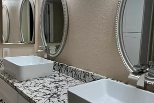 12212 N Paradise Vlg Pkwy S, Phoenix, AZ 85032 - Photo 13