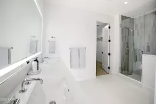 4849 N Camelback Ridge Rd, Scottsdale, AZ 85251 - Photo 17