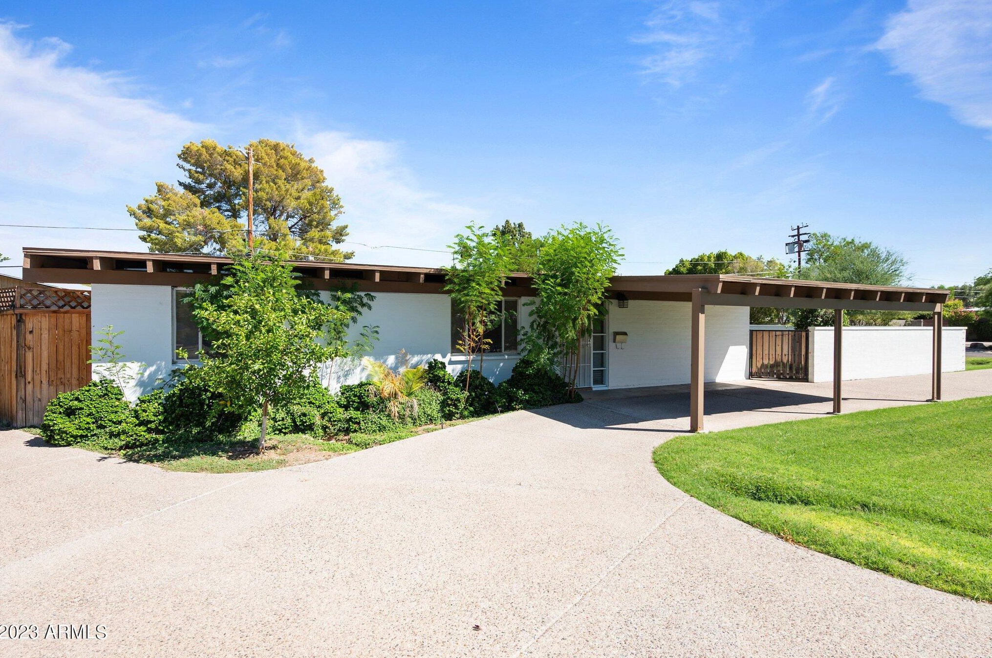 1024 Palo Verde Dr, Phoenix AZ  85013-1632 exterior