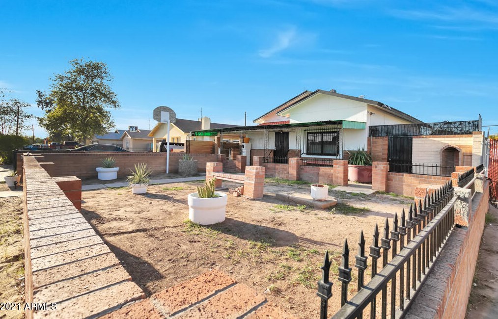 1718 Hadley St, Phoenix AZ  85007-3529 exterior
