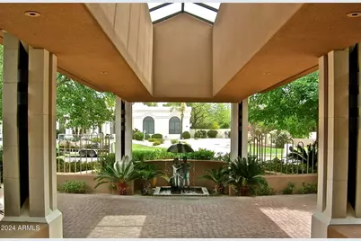 15 Biltmore Estates Drive, Phoenix, AZ 85016 - Photo 7