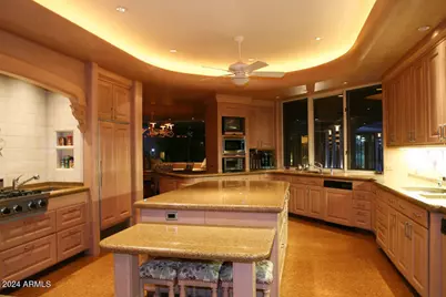15 Biltmore Estates Drive, Phoenix, AZ 85016 - Photo 19