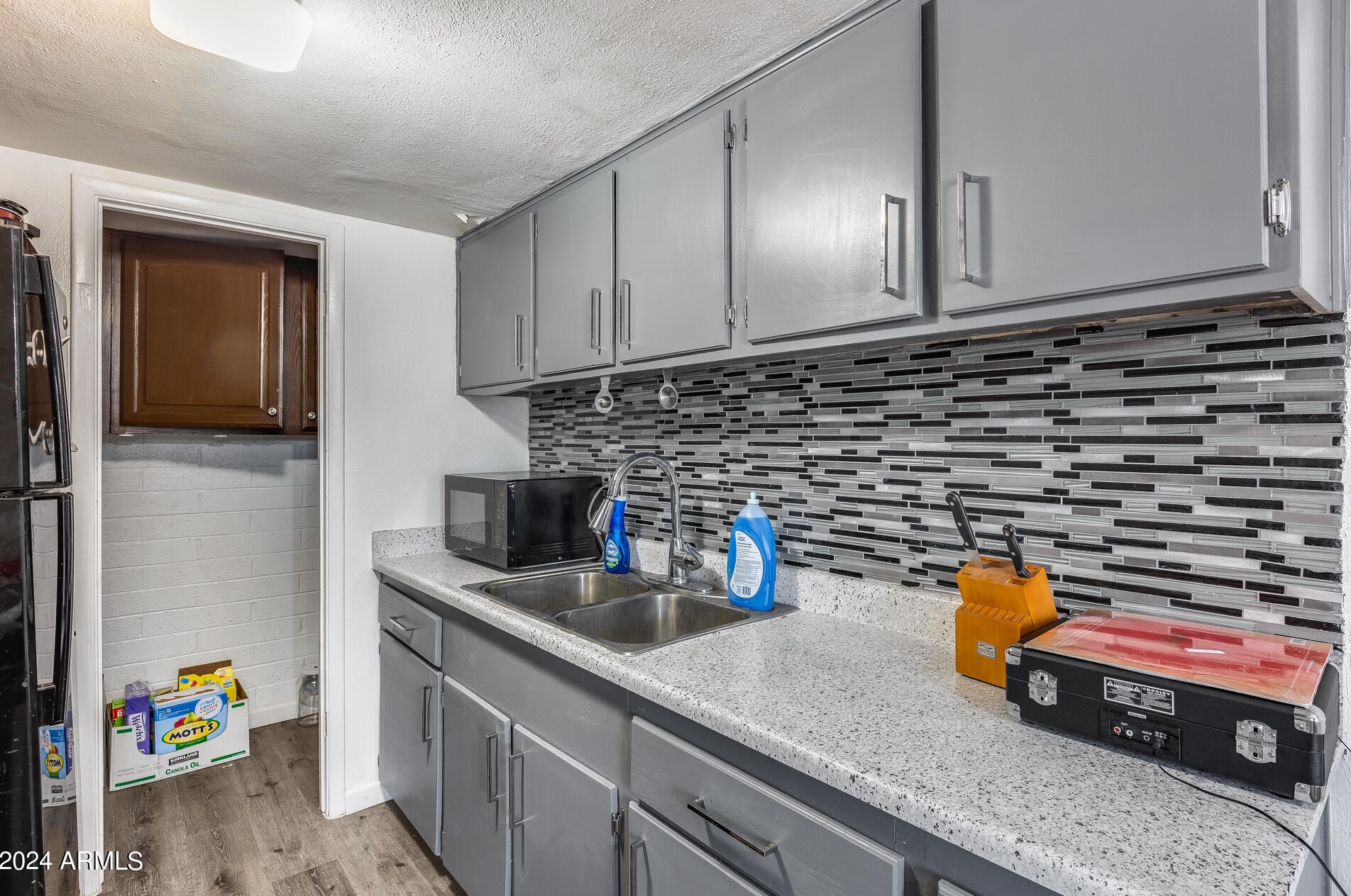 5223 42nd Ln, Phoenix AZ  85019-2402 exterior