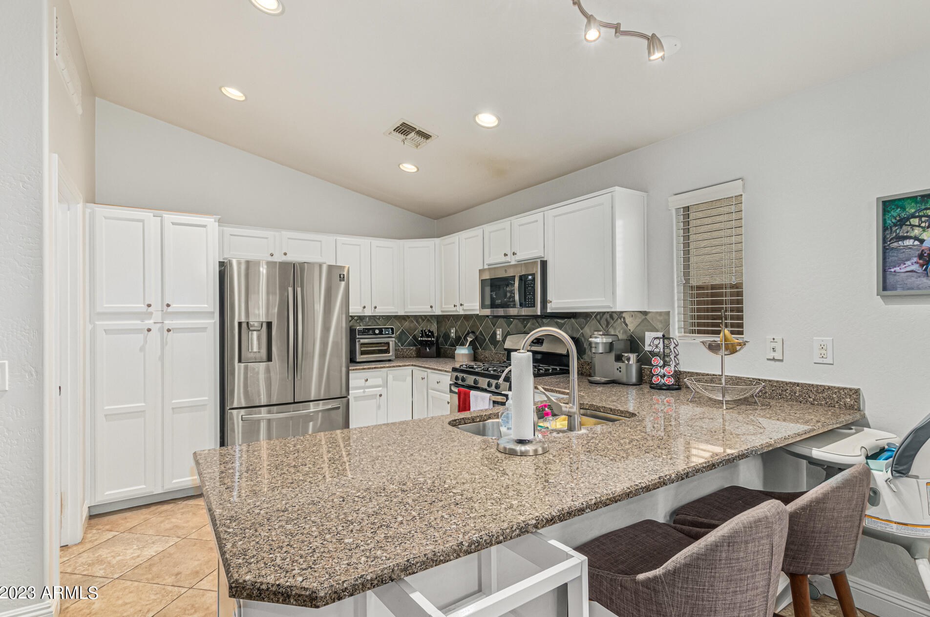 24233 28th St, Phoenix AZ  85024-6219 exterior