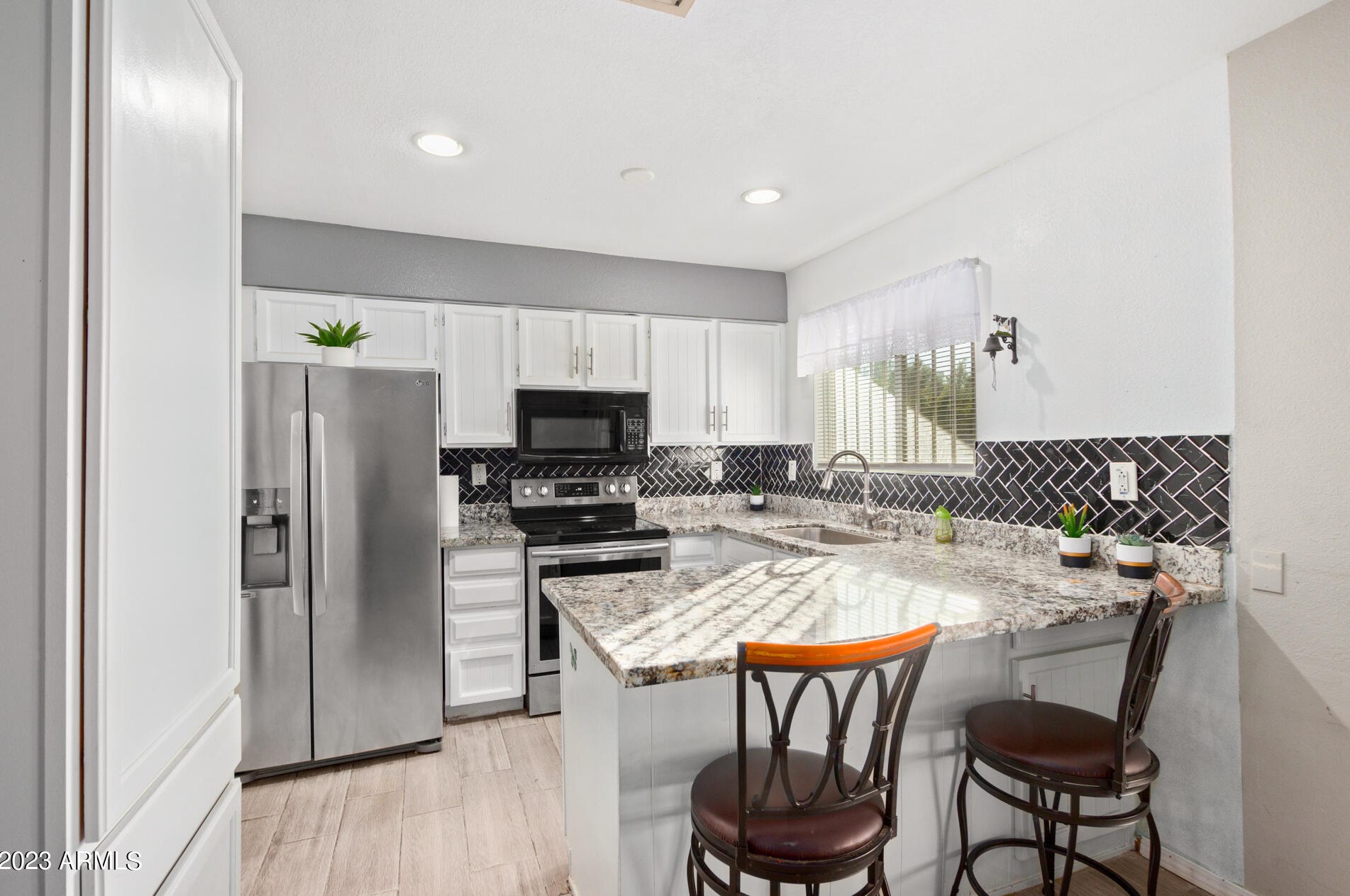 7038 46 St, Phoenix AZ 85042-6428 exterior