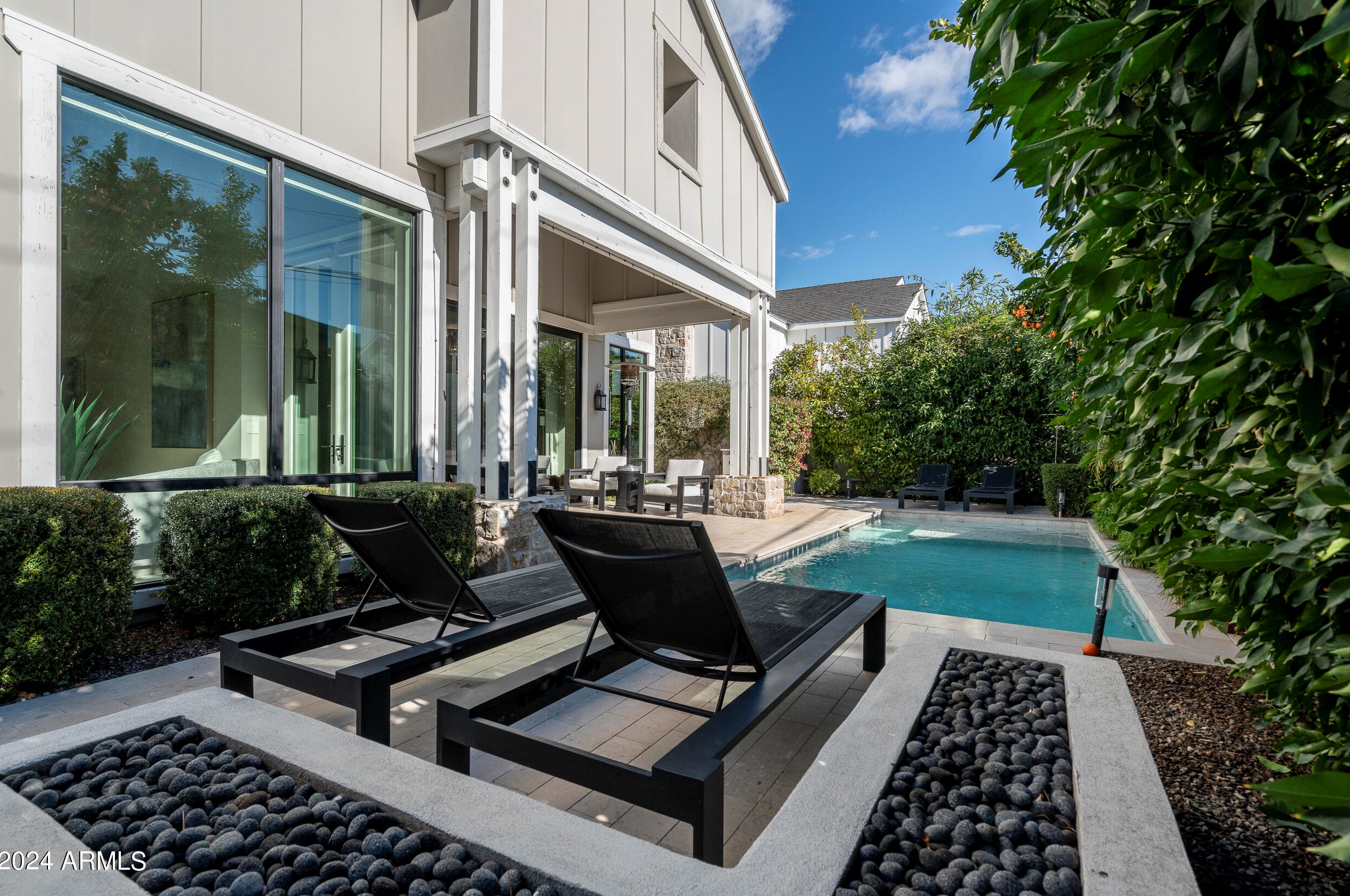 3719 Sells Dr, Phoenix AZ  85018-5625 exterior