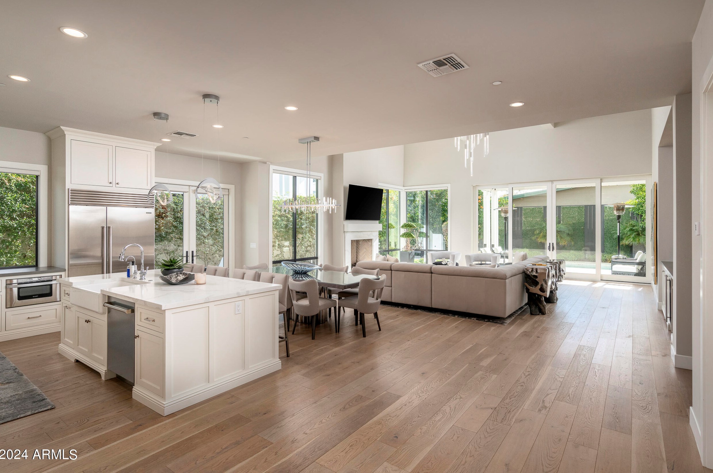 3719 Sells Dr, Phoenix AZ  85018-5625 exterior