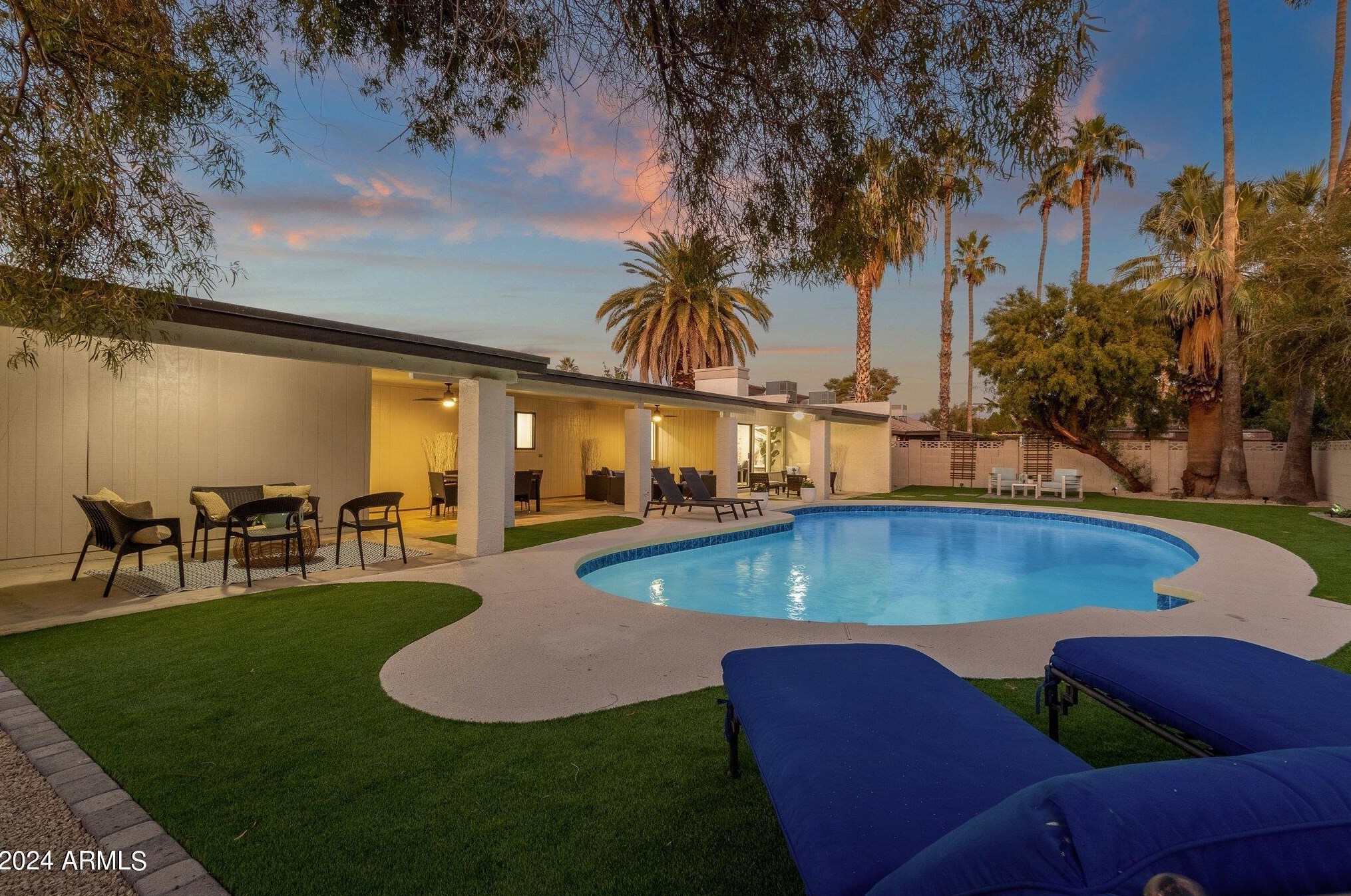 223 Pine Valley Dr, Phoenix AZ  85023-5284 exterior