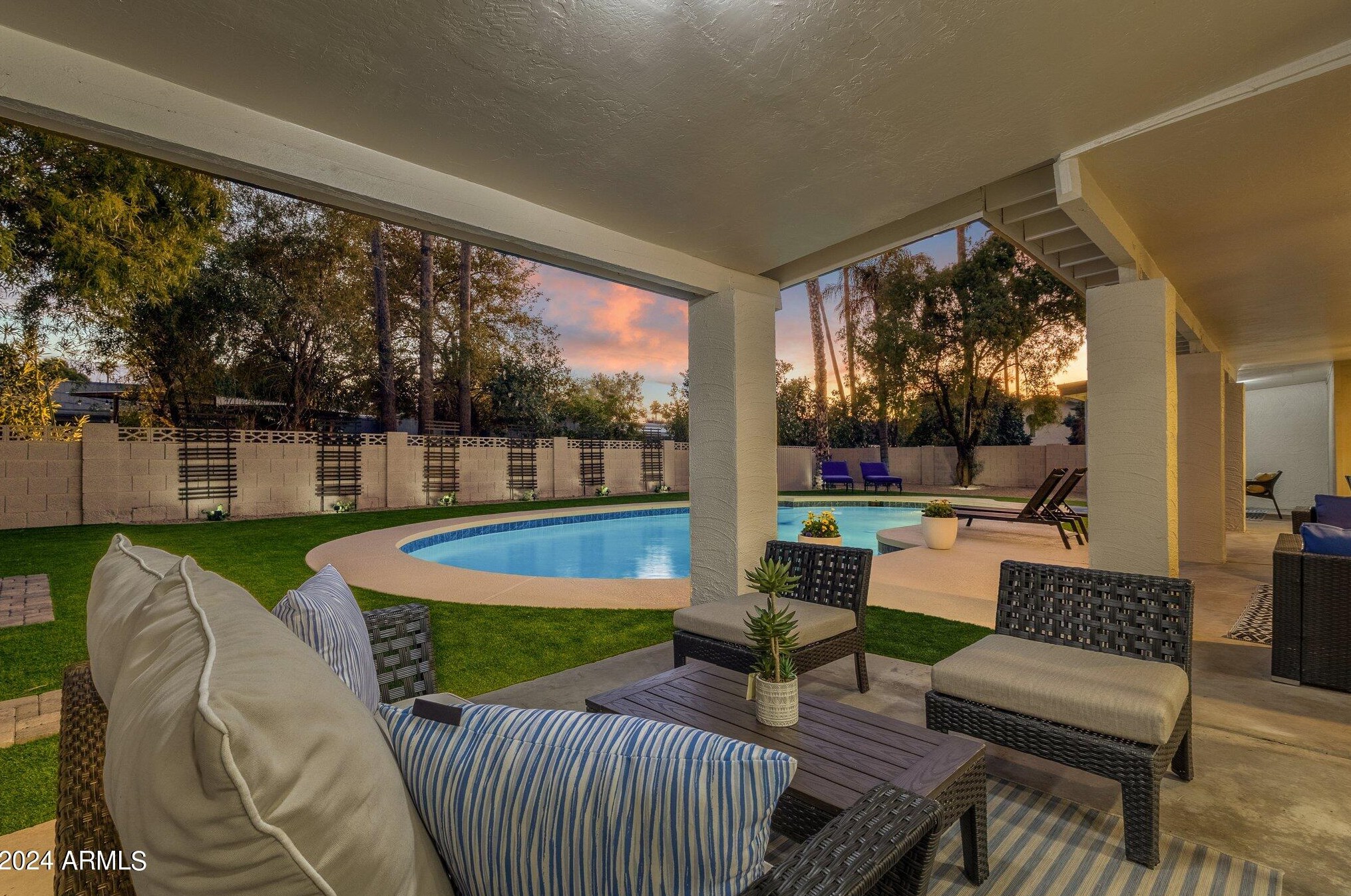 223 Pine Valley Dr, Phoenix AZ  85023-5284 exterior