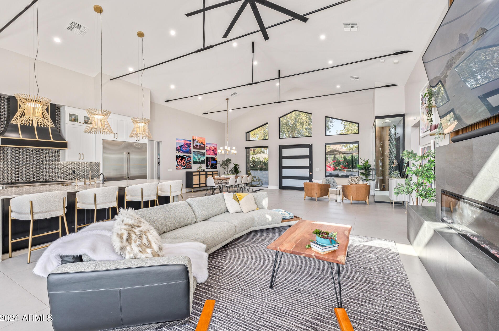5319 Mitchell Dr, Phoenix AZ  85018-6132 exterior