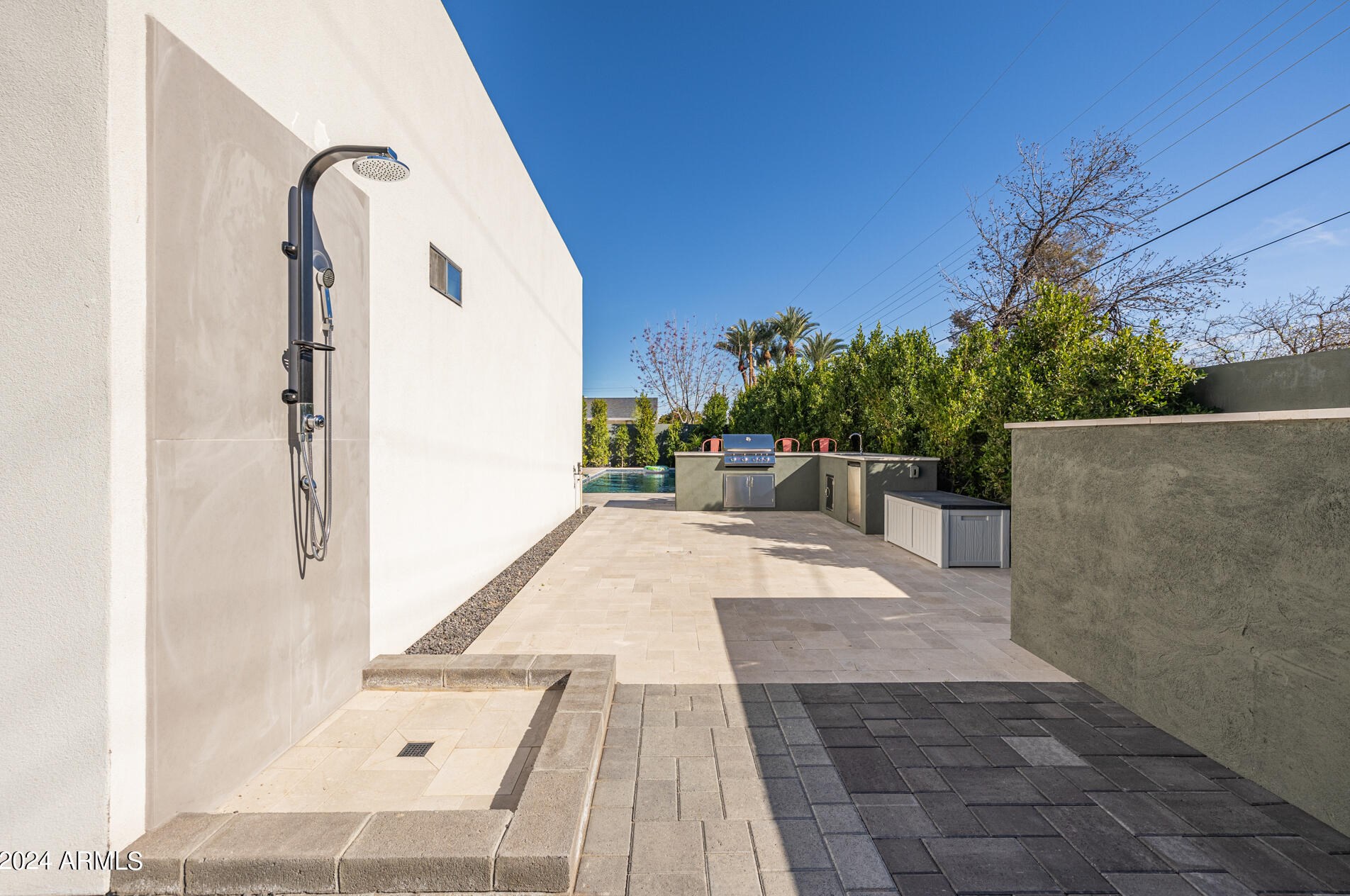 5319 Mitchell Dr, Phoenix AZ  85018-6132 exterior