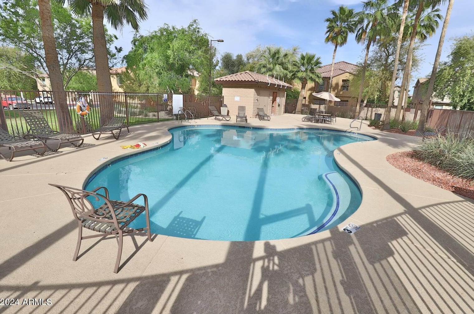 2933 Dunbar Dr, Phoenix AZ  85041-6353 exterior