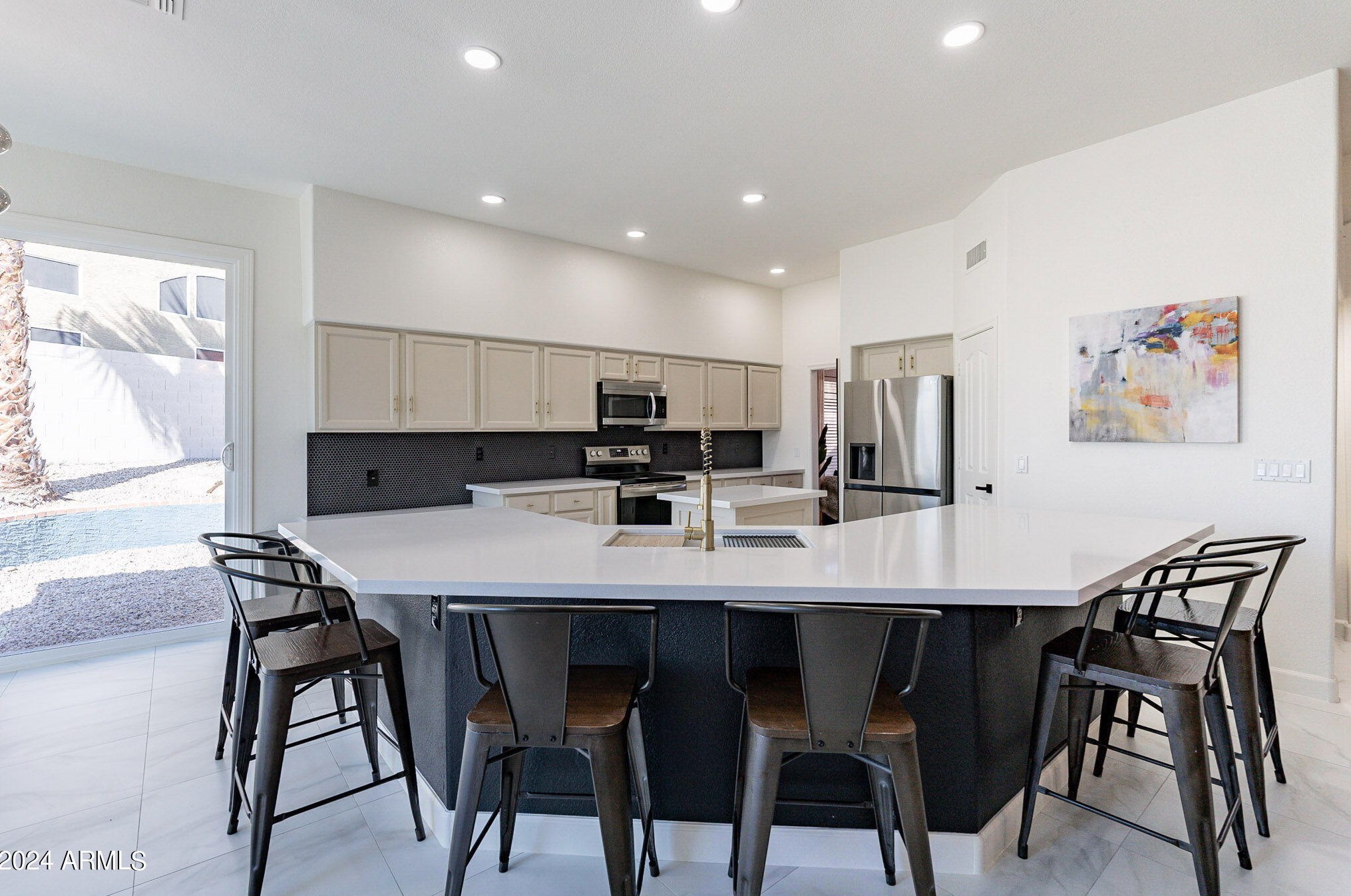 2123 Granite Vw Dr, Phoenix AZ 85044-7072 exterior