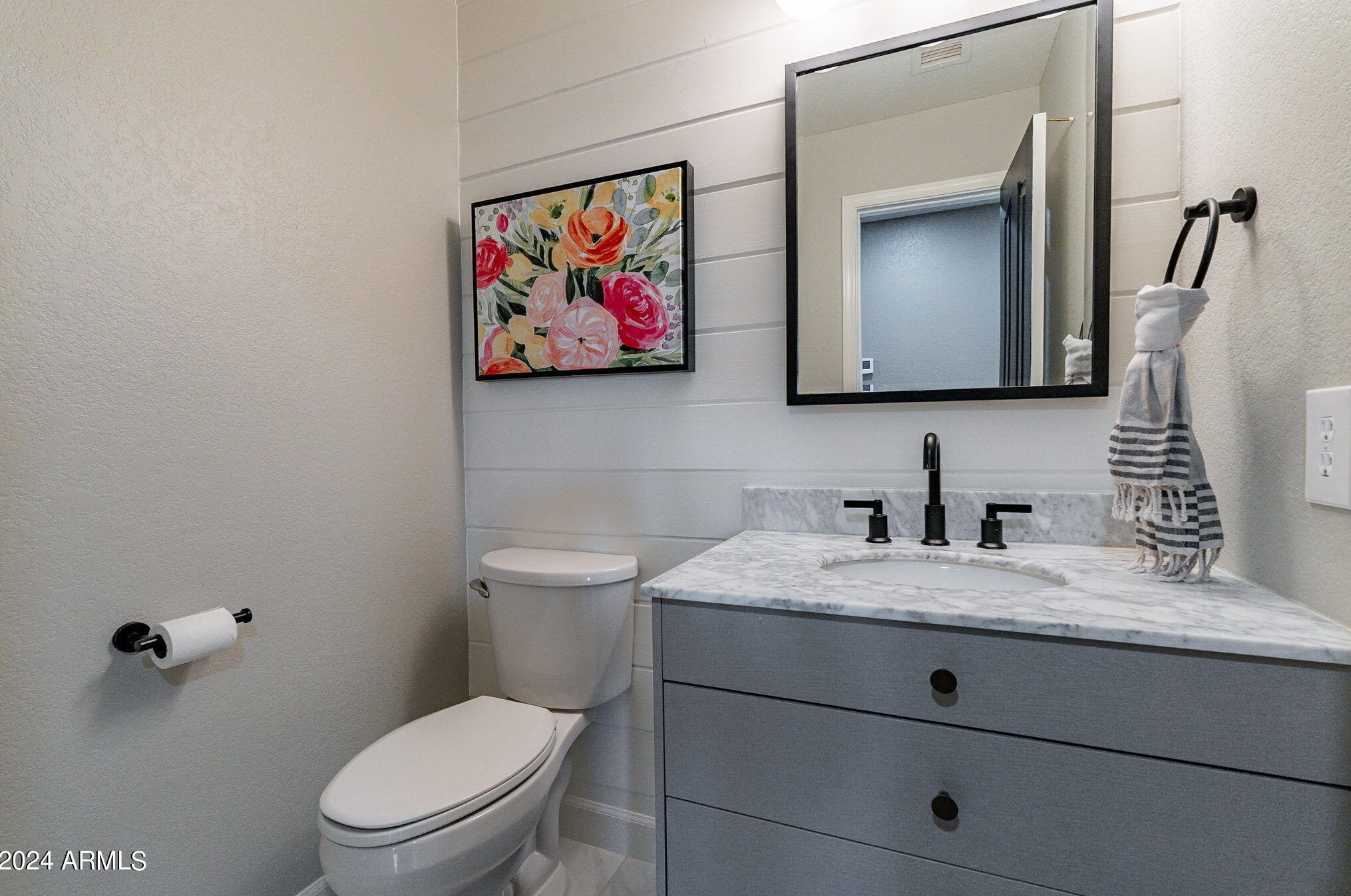 2123 Granite Vw Dr, Phoenix AZ 85044-7072 exterior