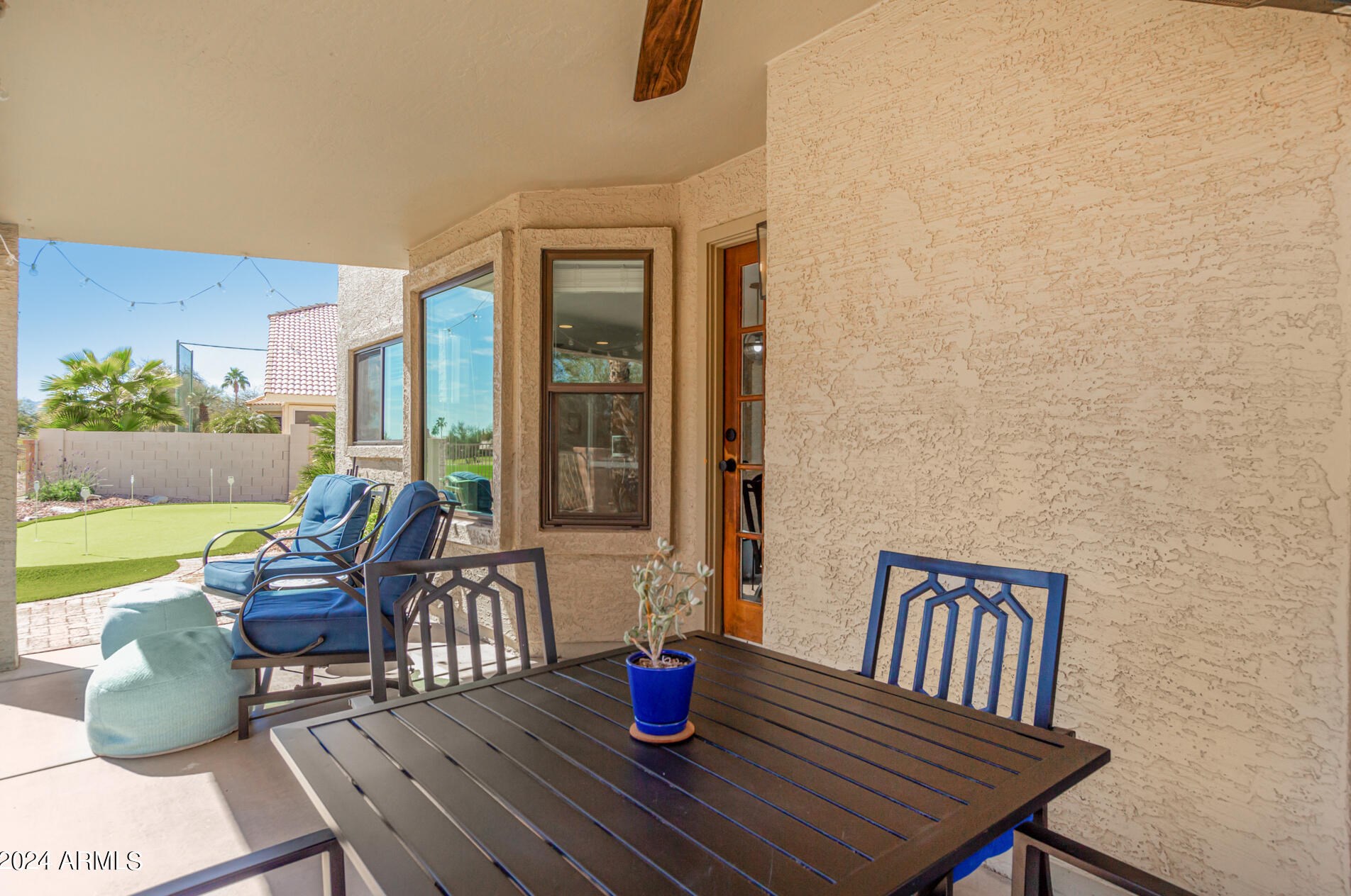 1367 Amberwood Dr, Phoenix AZ  85045-0605 exterior