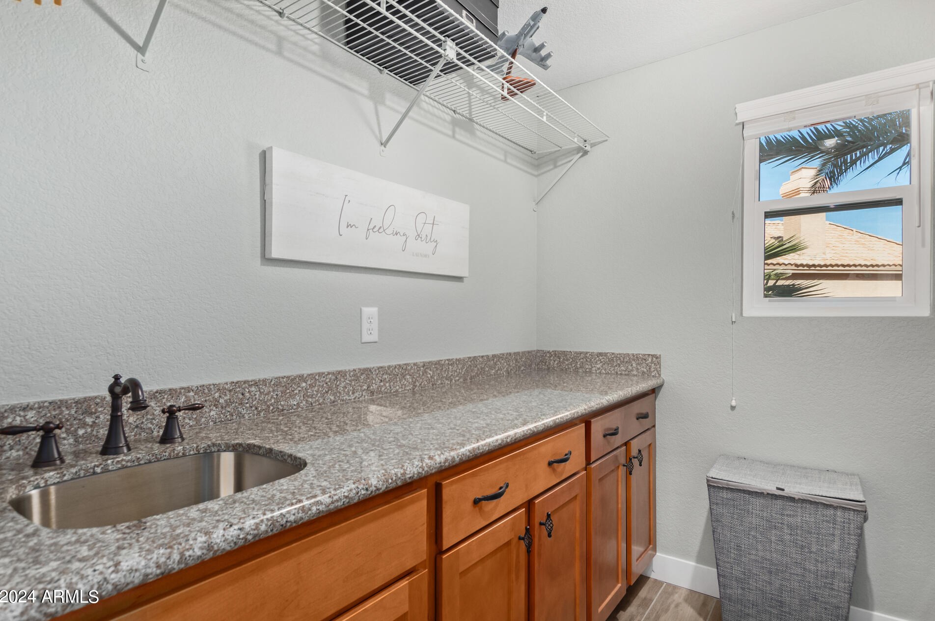 1367 Amberwood Dr, Phoenix AZ  85045-0605 exterior