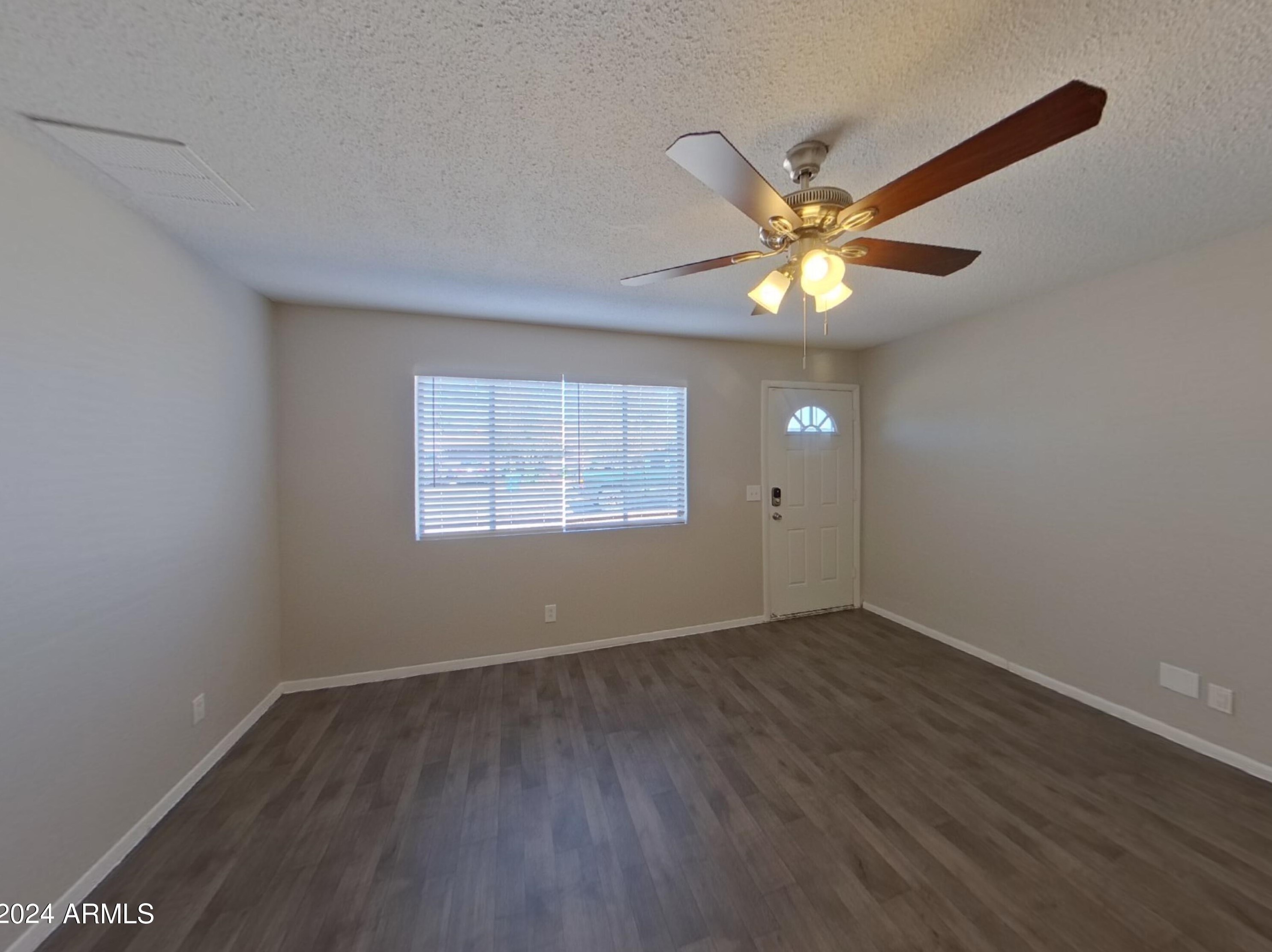 3325 Windrose Dr, Phoenix AZ  85032-7206 exterior