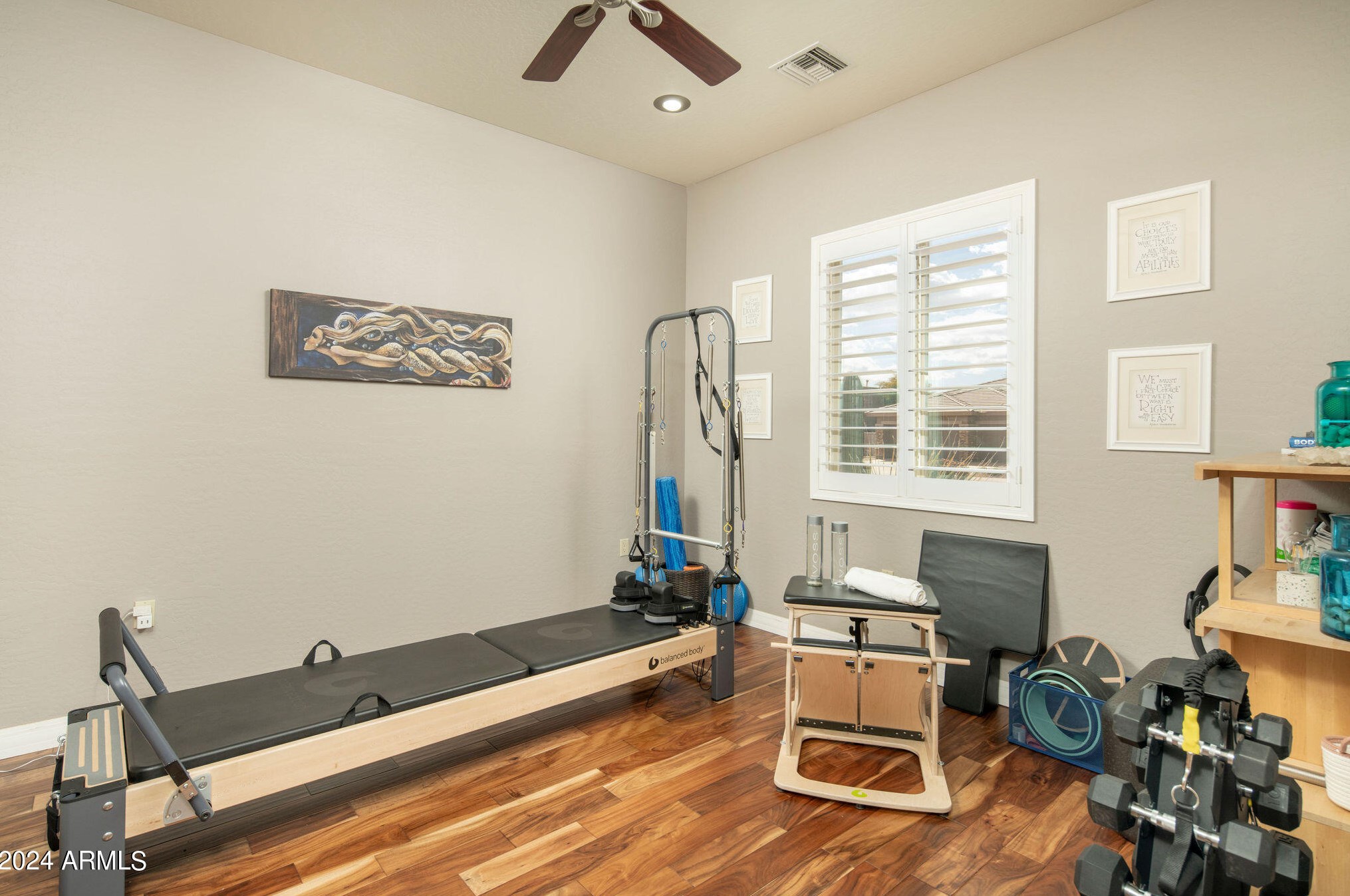 5424 Hashknife Rd, Phoenix AZ  85054-7158 exterior